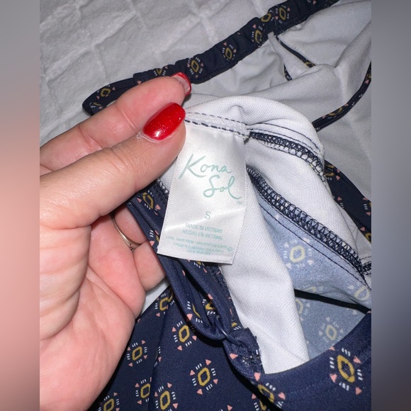 💙⛱️👙☀️NWOT SWIM TOP ONLY - Picture 6 of 7